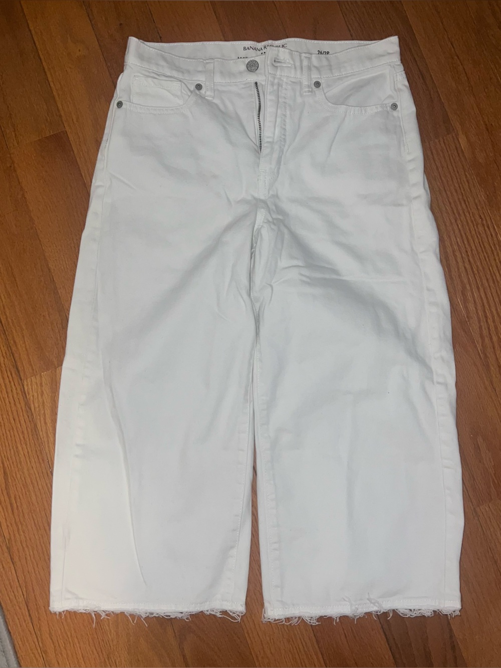 Banana Republic Petite White Crop Raw Hem Jeans 26/2P